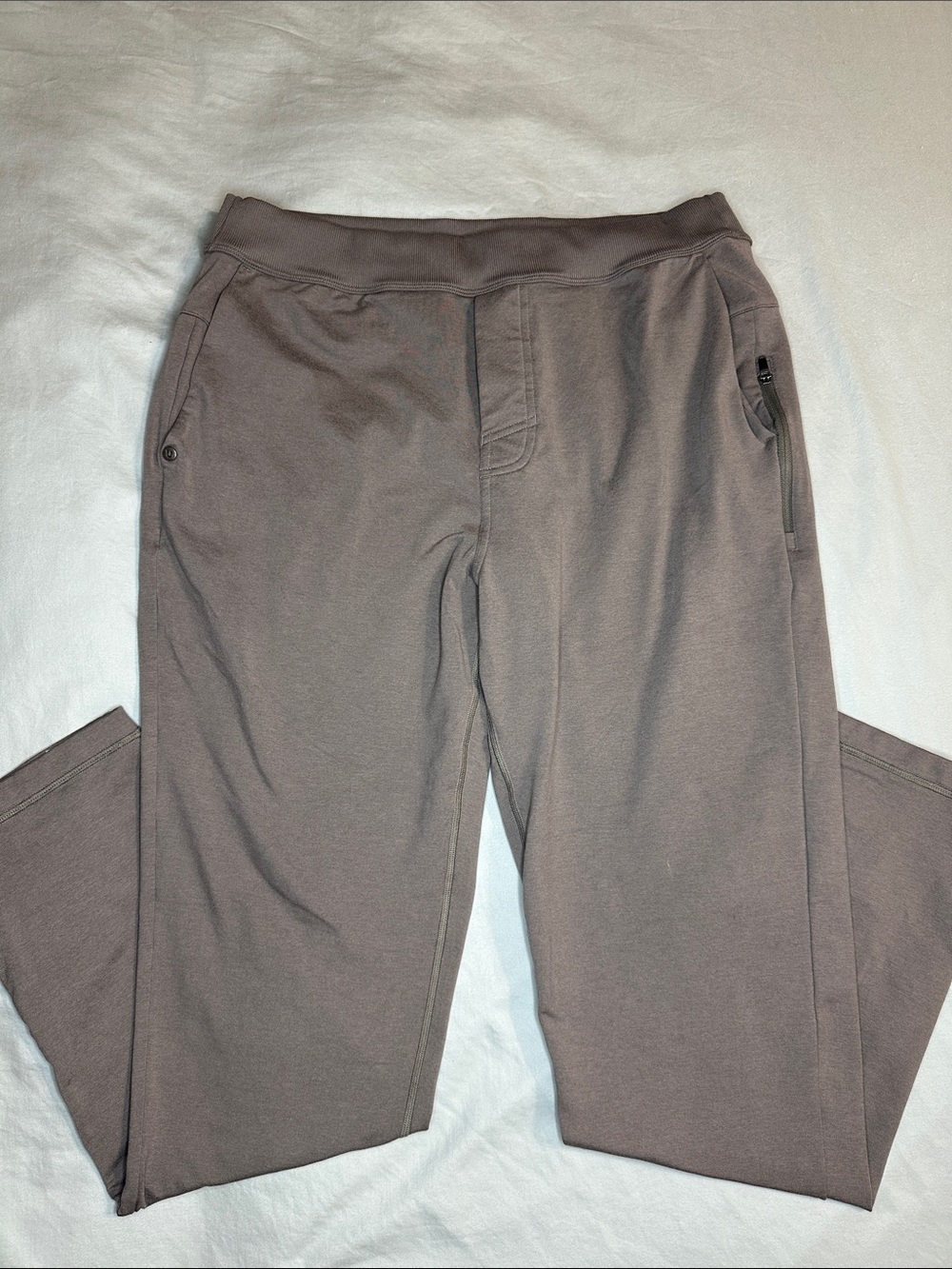 Vuori Women's Gray/brownish Joggers - M